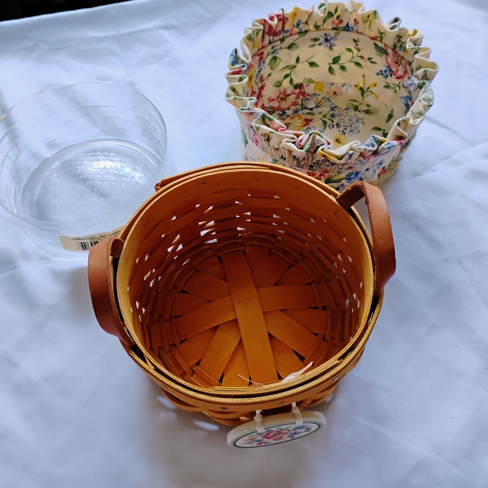Longaberger Yellow Basket with Floral Liner - Picture 12 of 16